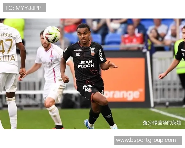 梅森梅利亚冬窗加盟热刺18岁爱尔兰前锋引发关注