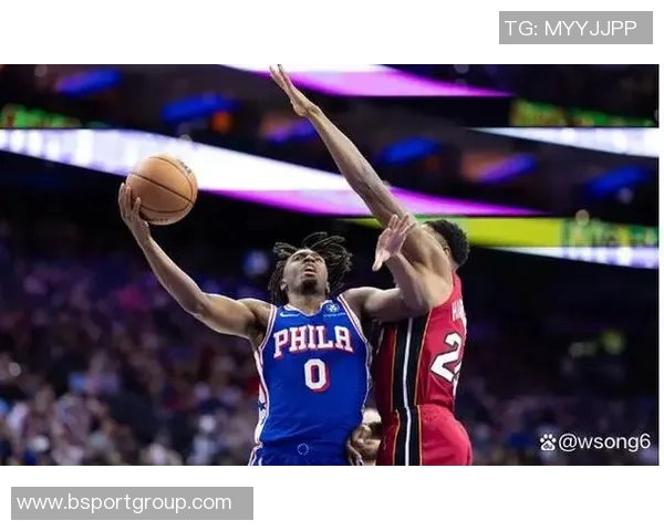 哈克斯称赞阿德巴约复出助球队稳定阵脚感到非常开心