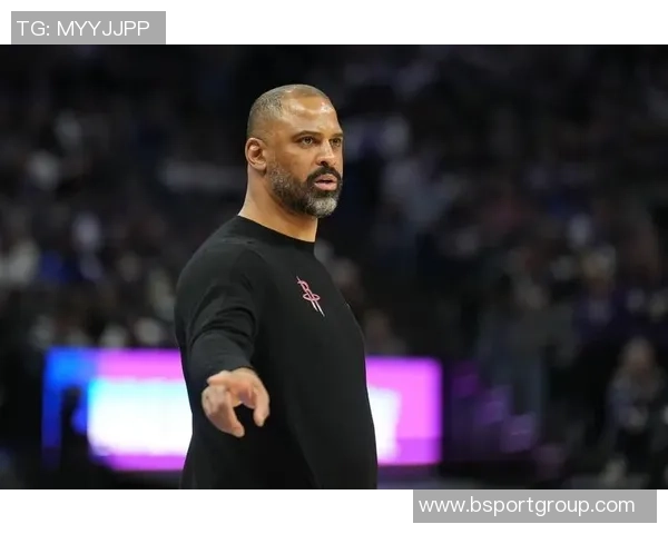 乌度卡寄语阿门：保持自信发掘进攻空间提升攻击性展现个人风采