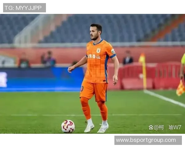 卡扎伊什维利与妻子共享东京之旅美好时光尽显劳逸结合生活态度